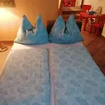 Schuhmann Therme Aquapulco Ikuna Erlebnispark Zoo Schmiding 20 Min Mit Auto Entfernt Mit Wintergarten Und Garten Ab 3 Naechte Buchbar Apartman Hinzenbach