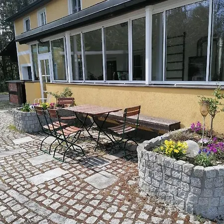 Schuhmann: Garden Retreat Near Thermal & Adventure Parks * Hinzenbach