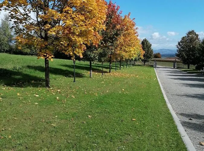 Schuhmann: Garden Retreat Near Thermal & Adventure Parks Apartment Hinzenbach