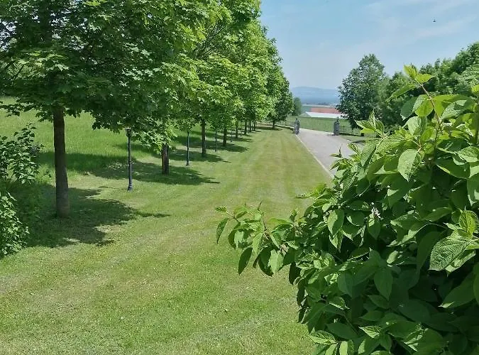 Lejlighed Schuhmann Therme Aquapulco Ikuna Erlebnispark Zoo Schmiding 20 Min Mit Auto Entfernt Mit Wintergarten Und Garten Ab 3 Naechte Buchbar *