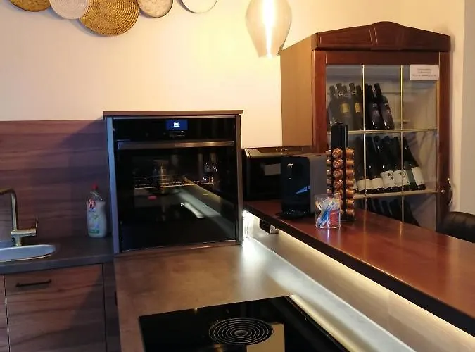 Daire Schuhmann Therme Aquapulco Ikuna Erlebnispark Zoo Schmiding 20 Min Mit Auto Entfernt Mit Wintergarten Und Garten Ab 3 Naechte Buchbar Hinzenbach