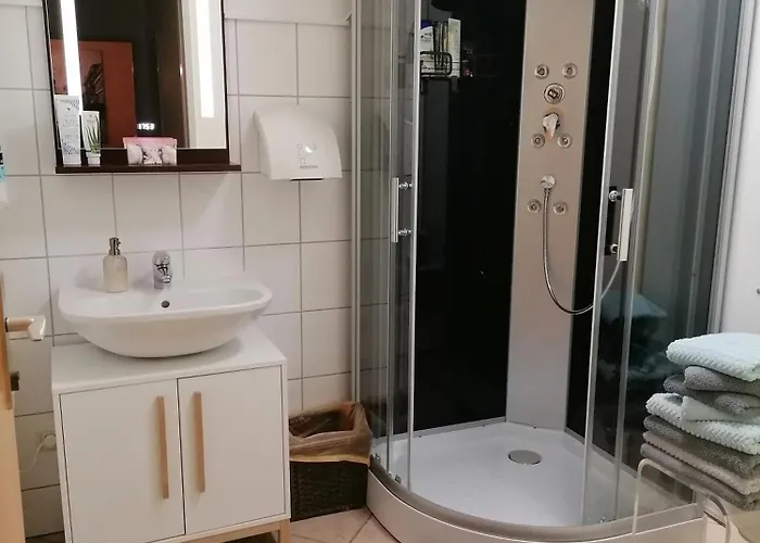 Daire Schuhmann Therme Aquapulco Ikuna Erlebnispark Zoo Schmiding 20 Min Mit Auto Entfernt Mit Wintergarten Und Garten Ab 3 Naechte Buchbar