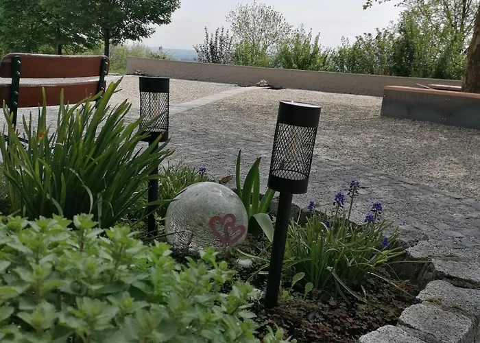 Schuhmann Therme Aquapulco Ikuna Erlebnispark Zoo Schmiding 20 Min Mit Auto Entfernt Mit Wintergarten Und Garten Ab 3 Naechte Buchbar Daire